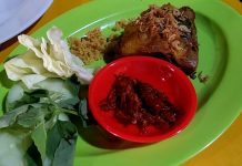 Wuih.. Lezatnya Sambal Colo-colo di Warung Doyan Sambal Purworejo