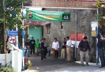 Rangkul Warga, Polda DIY Bangun Gerbang Disinfektan Otomatis