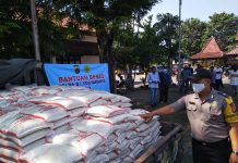 Polda DIY Bagi Sembako Gratis Bagi Petani Tebu Terdampak Covid-19