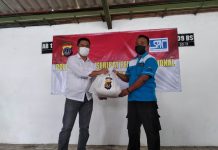 Ratusan Buruh dan Warga Miskin di Kawasan Industri Banyakan Bantul Terima Bantuan Sembako