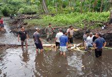 Antisipasi Banjir, Warga Gotong-royong Bersihkan Sungai