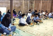 Forum Komunikasi Aktivis Masjid Berbuka Bersama dan Berbagi Bingkisan Untuk Anak Yatim
