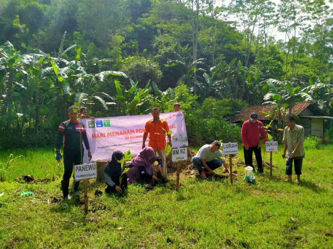 Desa Bendasari Menanam Pohon di Setiap Rumah untuk Mengurangi Jejak Karbon