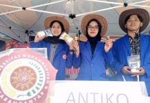 Mahasiswa dan Dosen UMUKA Solo Turut Pamerkan Produk Dalam Kontes Kambing PE Kaligesing Piala Presiden 2023