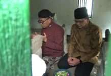 Jelang Ramadhan, Warga Ziarah Ke makam Kuno Penyebar Agama Islam