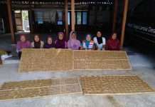 Pemberdayaan Lansia Melalui Produksi Lempeng Ndeso Simbah