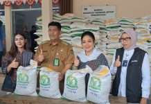 Pastikan tak ada penyimpangan, Titiek Soeharto tinjau penyaluran bantuan pangan di Kulon progo