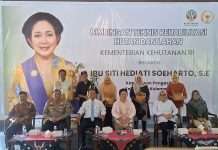 Hadiri Bimtek RHL, Titiek Soeharto Bagikan Ribuan Bibit Tanaman Produktif Bagi Warga Kulon Progo