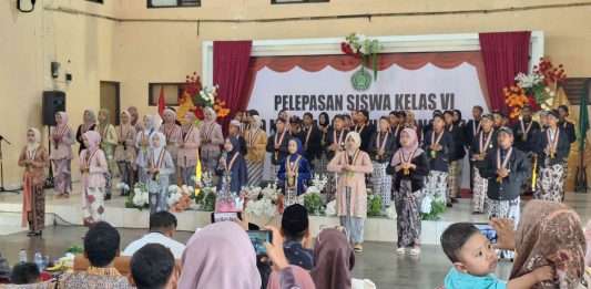 Luluskan 100 Persen Siswa, Acara Pelepasan SD Muhammadiyah Karangharjo Berlangsung Meriah