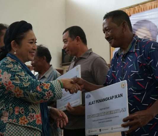 Titiek Soeharto Salurkan Bantuan Perikanan di Kulon Progo, Hasil Tangkapan Nelayan Capai 3 Kuintal Sehari