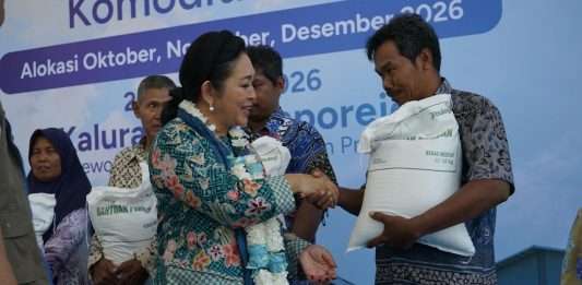 Titiek Soeharto Salurkan Bantuan Beras untuk Warga Nomporejo Kulon Progo, Cukup hingga Tiga Bulan