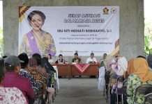 Kunjungi Srikayangan Kulon Progo, Titiek Soeharto Serap Aspirasi Warga Hingga Bantu Lantainisasi Balai Kalurahan